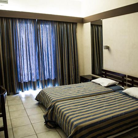 Violetta Hotel Kamena Vourla Room photo