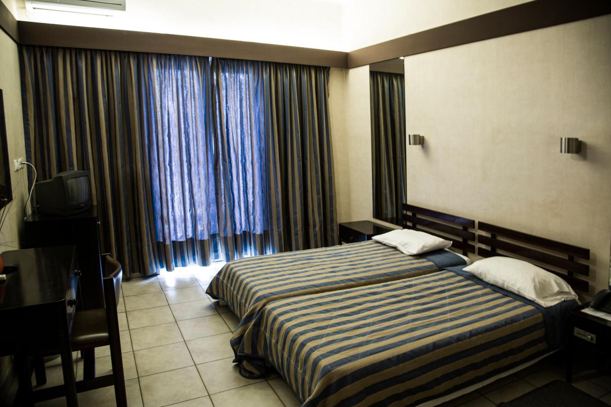 Violetta Hotel Kamena Vourla Room photo
