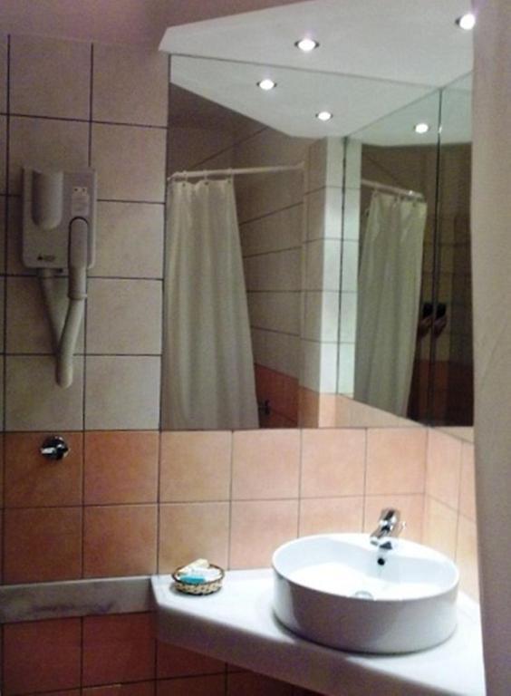 Violetta Hotel Kamena Vourla Room photo