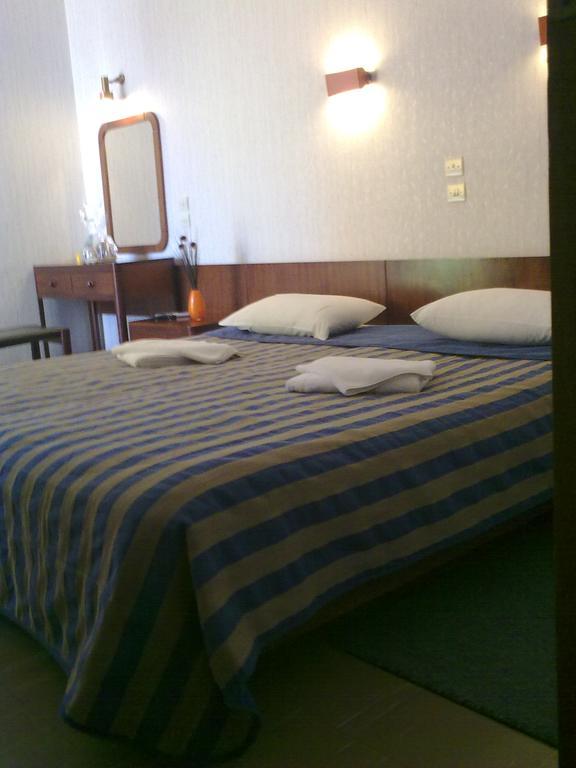 Violetta Hotel Kamena Vourla Exterior photo