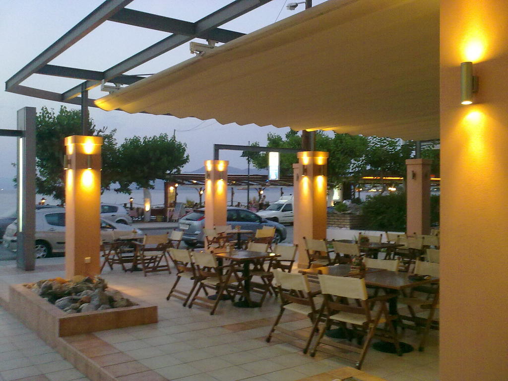 Violetta Hotel Kamena Vourla Exterior photo