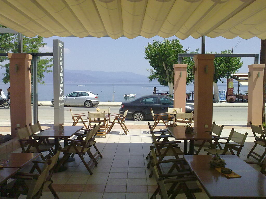 Violetta Hotel Kamena Vourla Exterior photo