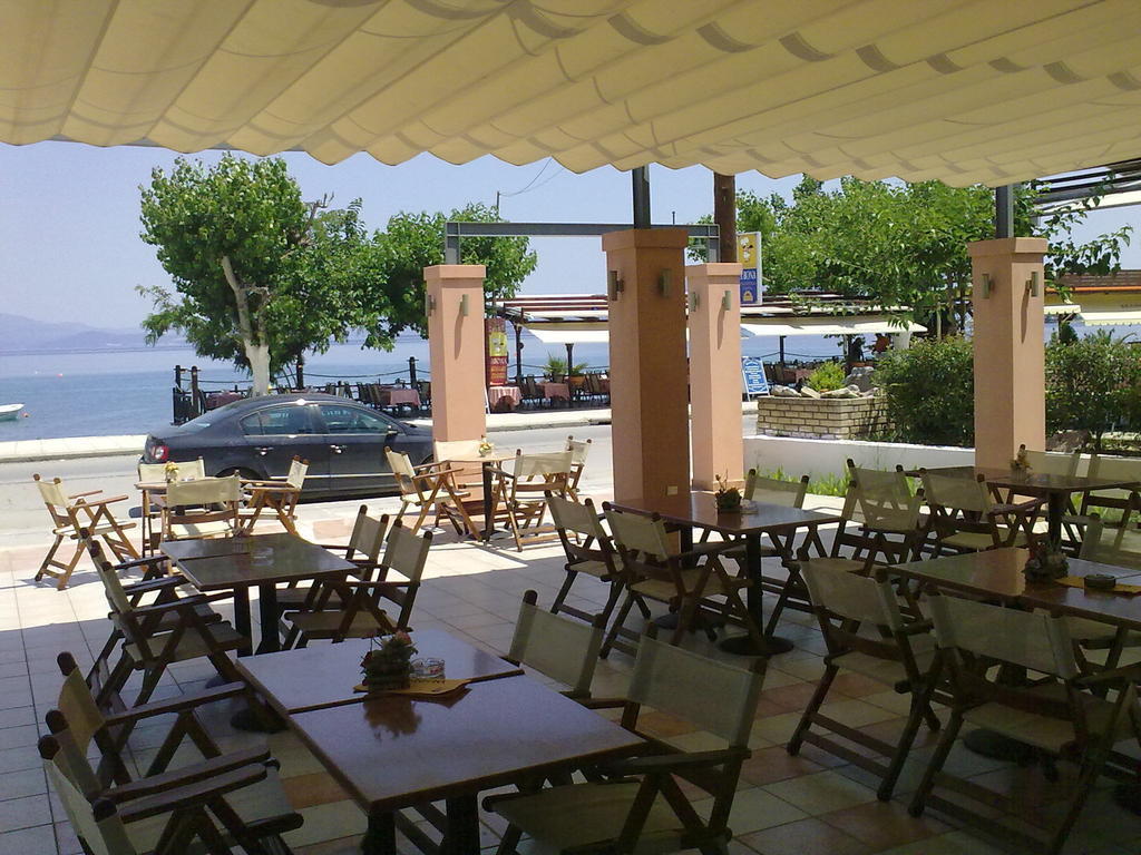 Violetta Hotel Kamena Vourla Exterior photo